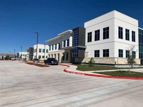 smmc_sadler-east-office-plaza_01.jpg