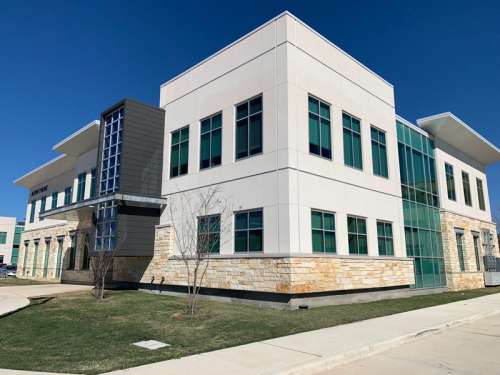smmc_sadler-east-office-plaza_07.jpg