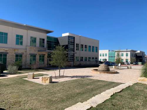 smmc_sadler-east-office-plaza_02.jpg